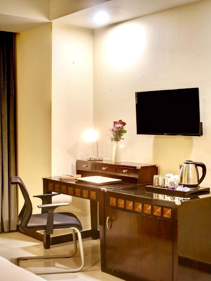 Lime Stays B&B Gk-2 At Greater Kailash Metro South Delhi Nearby Saket Select City Nova Deli Exterior foto